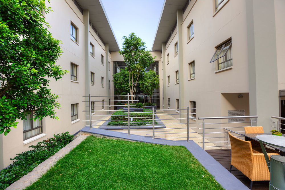 City Lodge Hotel At Or Tambo International Airport Kempton Park Exterior foto