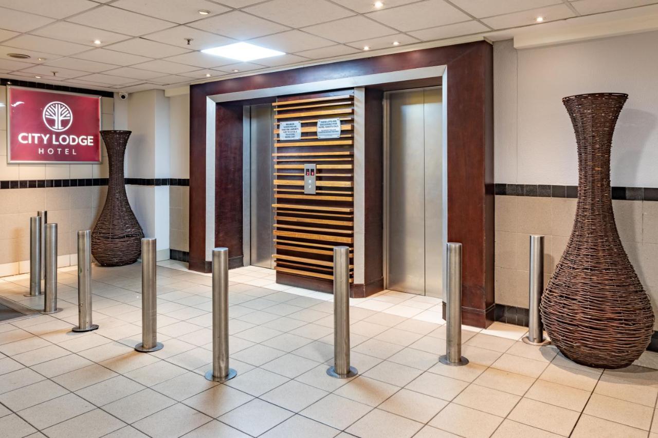City Lodge Hotel At Or Tambo International Airport Kempton Park Exterior foto